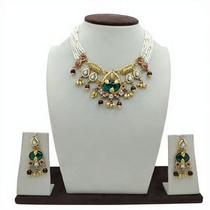 Conjunto de Collar de Perlas Plateadas Tradicionales con Colgante de Piedra Verde y Pendientes a Juego, Joyería Étnica Nupcial Antigua - Product Image 3