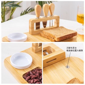 Plateau à fromage en bambou avec ensemble de couverts (couteau, fourchette) et plateau de service en bois pour fromage, pain, fruits, légumes, style occidental - Product Image 3