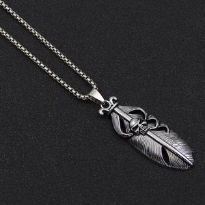 Collier personnalisé en acier inoxydable avec pendentif crâne pour homme, en argent époxy noir et blanc, style sport football - Product Image 6