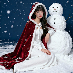 Cape de Père Noël en velours rouge à capuche avec bordure en fourrure blanche, style long, veste d'hiver pour femme adulte, rembourrée en polyester - Product Image 4