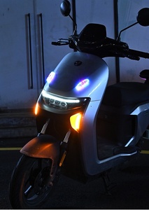 Luz de Advertencia LED Solar, Luz Estroboscópica Anticollisión para Automóvil sin Cables, Luz Estroboscópica Trasera para Motocicleta/Bicicleta - Product Image 3