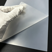 Film autocollant translucide en PET imperméable A4, imprimable par jet d'encre, pour l'impression d'étiquettes d'emballage, fabrication OEM
