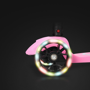 Katlanabilir ayarlanabilir LED ışık 3 tekerlekli çocuklar için <span class=keywords><strong>scooter</strong></span> ile müzik - Product Image 5