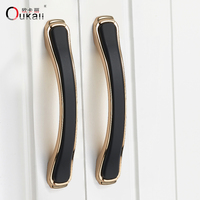 Oukali Vente chaude 96mm 128mm en alliage de Zinc moderne noir blanc or armoire matériel armoires de cuisine tiroir porte tirer poignée
