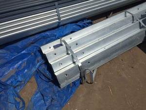 Prix au mètre de barre angulaire en acier au carbone perforée, laminée à chaud et galvanisée de 40x40x4mm en acier A36 Q235 Q345 - Product Image 6