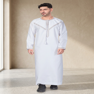 Qamis blanc pour homme, manches longues, longueur au sol, en polyester léger, brodé, tenue de prière modeste, pour l'Aïd, Moyen-Orient, adulte, coupe classique - Product Image 3