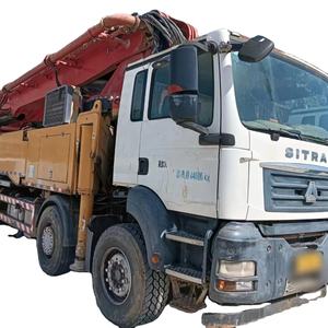 Pompes à béton d'occasion 2018 prêtes à être expédiées - Pompe à béton montée sur camion Zoomlion 59M à quatre essieux - Matériel de bétonnage 59m - Product Image 1