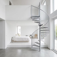 Escalier en spirale moderne suspendu en acier galvanisé avec garde-corps en verre pour cour de résidence et escaliers flottants de condôme