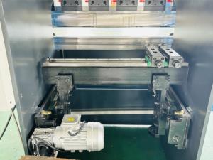 Goedkope prijs persrem mini 30T 1200mm CNC hydraulische plaat- en plaatbuigmachine voor het buigen van aluminium - Product Image 6