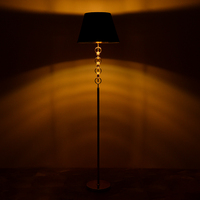 Lampe autoportante nordique moderne en métal doré, avec abat-jour en coton noir, design nordique, luminaire décoratif d'intérieur, idéal pour un salon