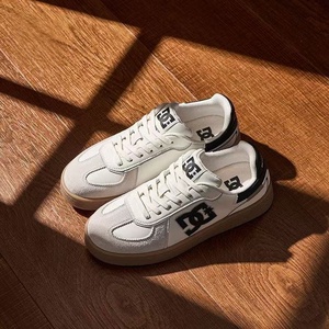 Chaussures de sport décontractées haut de gamme DG pour hommes, respirantes, confortables, légères, luxueuses et polyvalentes en caoutchouc – Collection Été 2026 - Product Image 1