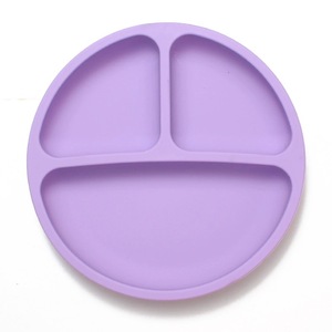 <span class=keywords><strong>Assiette</strong></span> ronde en silicone pour enfants avec <span class=keywords><strong>ventouse</strong></span>, trois compartiments et motif visage souriant - Product Image 5