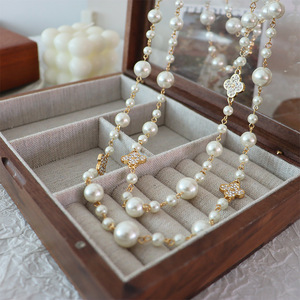 French Retro Long Four-leaf Clover Pearl Sweater Chain, <strong>a</strong> High-end, Light Luxury and Fashionable Vintage <strong>Necklace</strong> for Women - Product Image 4