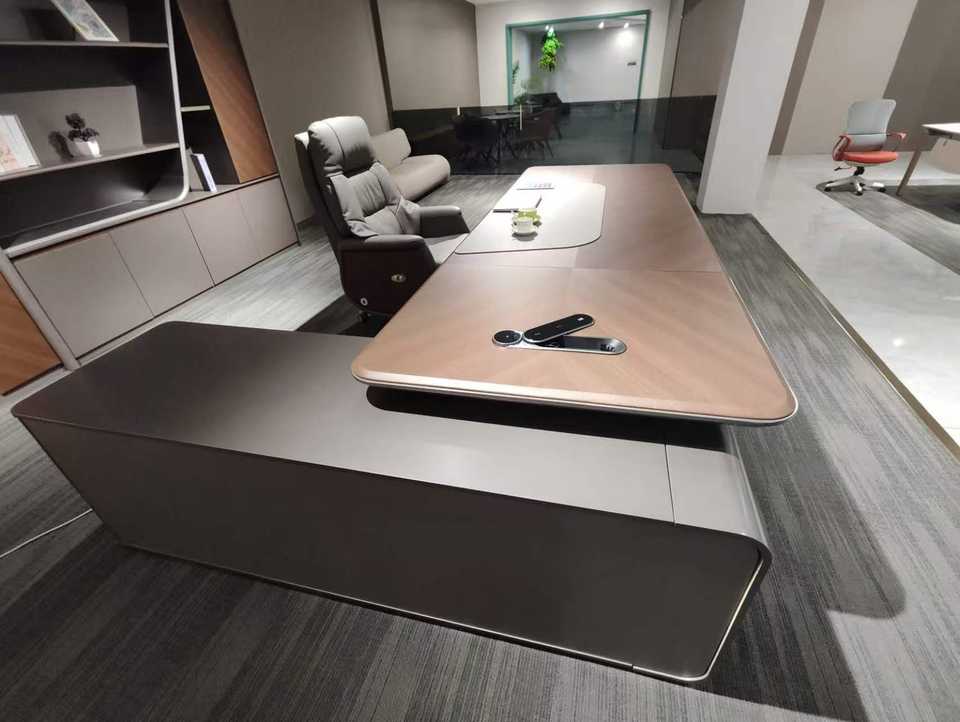 Modern Luxury Solid Wood Executive Office Desk Durable and Elegant ...