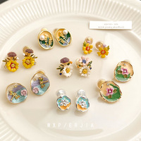 Boucles d'oreilles à clip en émail fleuri vintage plaquées or 18 carats, bijoux élégants pour femmes