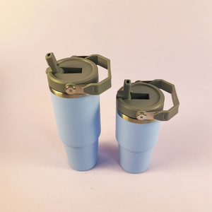 Vaso Térmico de Viaje Stanleys de Acero Inoxidable de 30oz con Aislamiento al Vacío y Asa en Oferta - Product Image 4