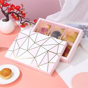 กล่อ<span class=keywords><strong>ง</strong></span>บรรจุภัณฑ์กระดาษคราฟท์แบบพกพา หรูหรา ทันสมัย คุณภาพสู<span class=keywords><strong>ง</strong></span> เป็นมิตรกับสิ่<span class=keywords><strong>ง</strong></span>แวด<span class=keywords><strong>ล</strong></span>้อม ใช้ซ้ำได้ พร้อมหูหิ้ว สำหรับใส่ช็อกโกแ<span class=keywords><strong>ล</strong></span>ตแ<span class=keywords><strong>ล</strong></span>ะสตรอว์เบอร์รี  พร้อมโ<span class=keywords><strong>ล</strong></span>โก้สั่<span class=keywords><strong>ง</strong></span>ทำ - Product Image 1