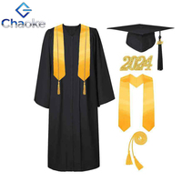 Robe de graduation mate en gros 2026 avec pompon, étole, cordon d'honneur, toge noire pour lycée et université