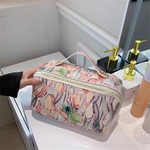 Bolsa de cosméticos de mano de moda, bolso de almacenamiento de cosméticos de gran capacidad, bolsa de lavado conveniente, bolsa de cosméticos para mujer con estampado - Product Image 2