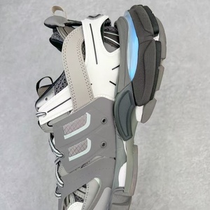 Chaussures de basket décontractées pour hommes de qualité supérieure avec lacets LED, semelle épaisse élastique, Track 3.0, chaussures de mode personnalisées - Product Image 1