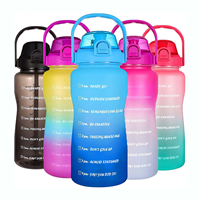 Bouteille d'eau sportive Tritan 2L, gourde sans BPA avec paille, couleur et logo personnalisables pour le fitness en extérieur et l'usage quotidien