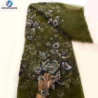 Nouvelle conception de dentelle française brodée de perles et de paillettes, dentelle de haute qualité de style floral pour robe femme, tissus de dentelle en filet avec perles et paillettes