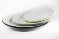 Ensemble de plateaux à dîner en émail moderne de luxe avec logo personnalisé plats en céramique et plat à soupe pour mariage et barbecue