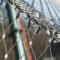 Grande volière pour oiseaux en plein air Cage en treillis métallique en acier inoxydable Technique tissée avec service de coupe personnalisé