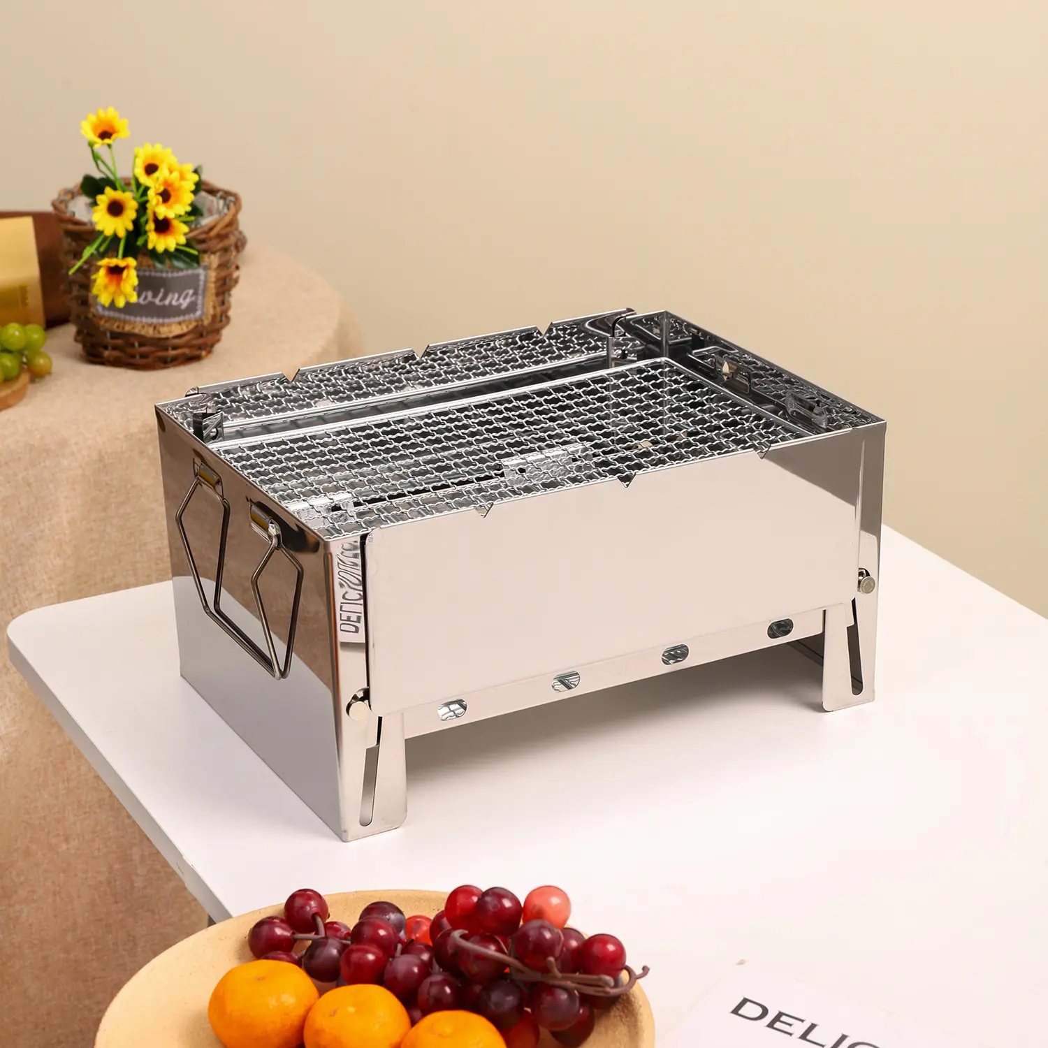 Factory Sale Faltbarer BBQ Gril Picknick koffer Kleine tragbare Outdoor Box Charcoal Camp Barbecue Griller Charcoal Grill