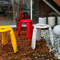 Tabouret ballon 3D de luxe, finition chromée haut de gamme, siège en métal, mobilier de réception moderne et minimaliste pour boutique, bureau d'hôtel
