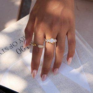 Anillo Clásico de Circonita Blanca en Acero Inoxidable, Joyería para Mujer, Uso Diario, Diseño Geométrico, Estilo de Lujo Ligero - Product Image 3