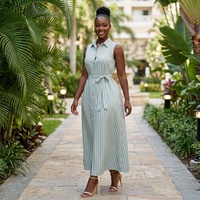 Robe Maxi en Tricot avec Patchwork de Dentelle et Strass - Col Roulé, Épaules Dénudées, Coupe Moulante avec Fente Latérale - Robe de Soirée Élégante