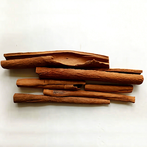 Nouvelle Saison : Bâtonnets de Piment de la Jamaïque Indien Frais, Saveur Riche, Naturels et Entiers, pour Vente en Gros et Marchés d'Exportation en Vrac, Séchés et Bruts - Product Image 1