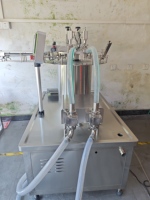 Machine de remplissage et de bouchage automatique de sachets Doypack à bec verseur pour miel, pâte de tomate, crème, lait et jus