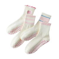 Chaussettes de yoga respirantes sans couture antidérapantes de qualité supérieure pour femmes pour le studio