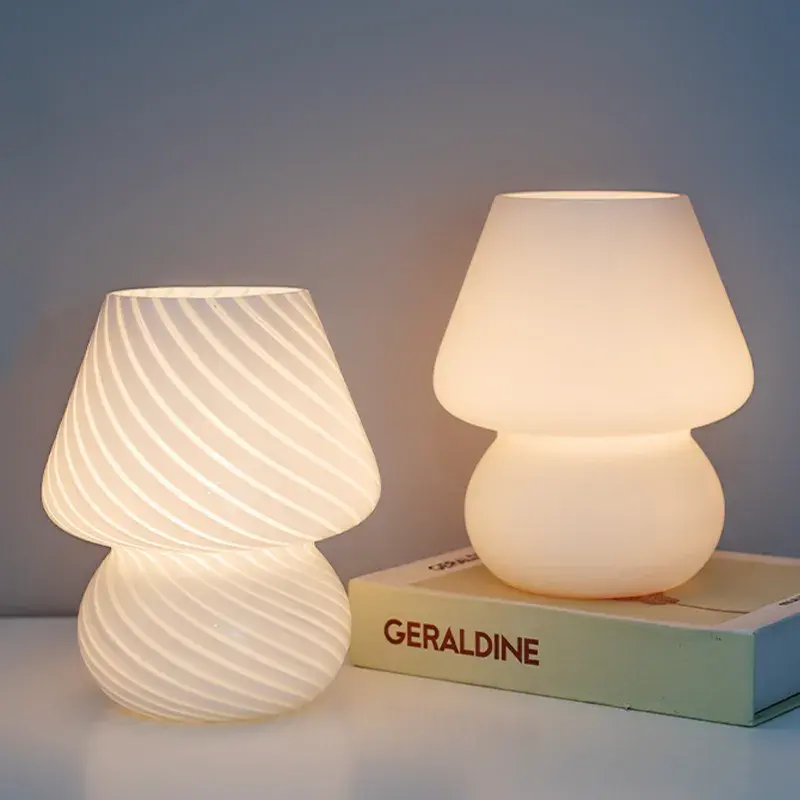 Vidro LED Desk Lamp Para Bedside Bedside Coreano Ins Estilo Listrado Cogumelo Mesa Decoração Bonito Anel Translúcido