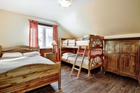 Station familiale, lodge de montagne, cabane ligneuse, cabane pour vacances