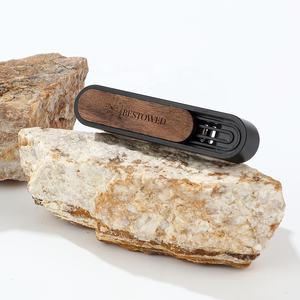 Diffuseur de parfum, <span class=keywords><strong>huile</strong></span> <span class=keywords><strong>essentielle</strong></span>, éclairage d'ambiance, alliage métallique, accessoires d'intérieur de voiture de luxe en cuir, vente en gros - Product Image 4