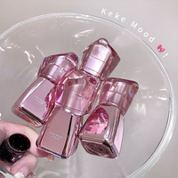 Gloss à lèvres végétalien longue tenue à base de plantes, texture légère et aquatique, couleur naturelle et brillance hydratante pour des lèvres lisses