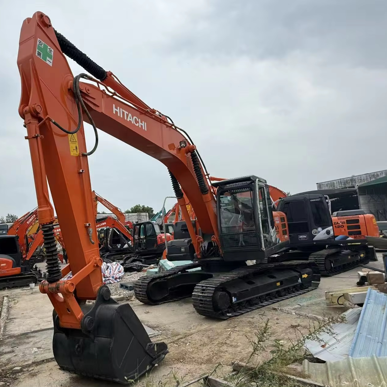 200 Hitachi Excavators - Reliable Crawler Solutions