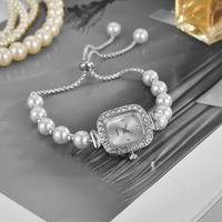 Montres-bracelets de luxe pour femmes W199 avec cadran carré orné de perles, bracelet réglable, cadran en verre, mouvement à quartz