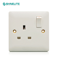 Marca SHINELITE calidad estable 15 años de garantía 2 Gang 2 pin socket y baquelita interruptor de pared y enchufe