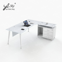 Table de direction personnalisée de luxe Verre de haute qualité Conceptions sur mesure pour des bureaux sophistiqués