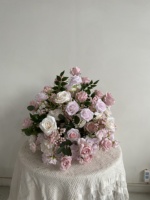 L-R477 Boule de fleurs artificielles personnalisée très vendue pour la décoration de mariage, arrangement floral artificiel, fleurs pour allée de mariage