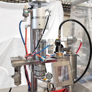 Máquina <span class=keywords><strong>de</strong></span> Llenado <span class=keywords><strong>de</strong></span> Aerosoles Semiautomática 3 <span class=keywords><strong>en</strong></span> 1 para Pintura <span class=keywords><strong>en</strong></span> Aerosol, Sellado y Llenado <span class=keywords><strong>de</strong></span> Aerosoles con Válvula <span class=keywords><strong>en</strong></span> Bolsa - Product Image 5