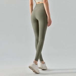 Leggings de sport taille haute pour femme, dos en V, effet seconde peau mat, ultra doux, effet push-up, extensibles, pour yoga et entraînement - Product Image 1