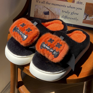 Chaussons en gros pour femmes et hommes, à semelle épaisse, motifs amusants (Joker, Père Noël, poulet, citrouille), Nouveauté Hiver Automne - Product Image 3