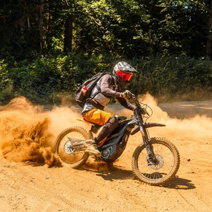 79Bike Falcon Pro E-Moto, 19 inç ön ve arka arazi tekerlekleriyle ABD'de stokta ve bugün gönderime hazır. - Product Image 1