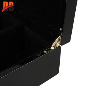 Caja Organizadora de Madera MDF Rectangular de 4 Compartimentos, Hecha a Mano, con Estampado en Caliente Negro Brillante, Personalizable, para Bolsitas de Té - Product Image 4