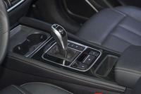 BYD Song MAX Modelo 2023 Edición Mejorada 1.5T Automático de Lujo 7 Plazas Volante a la Izquierda Cuero Oscuro R17 Autos Usados Baratos China